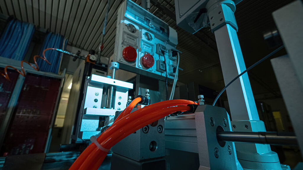 Prove di bassa tensione: l’importanza di affidarsi a un laboratorio accreditato - INTEK