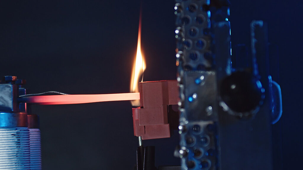 Prove di resistenza al calore: il Glow-Wire Test - INTEK